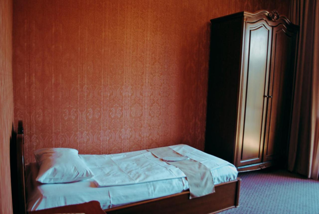 Hotel Sympatia Тбилиси Екстериор снимка